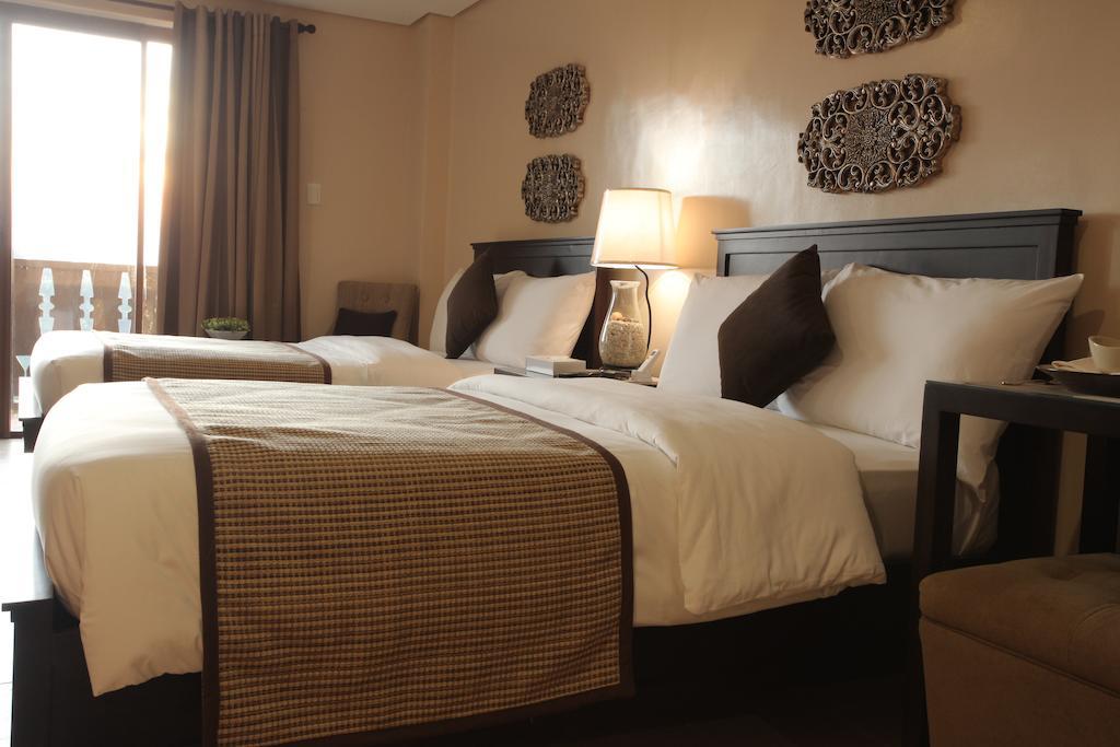 Crosswinds Resort Suites Tagaytay City Rom bilde